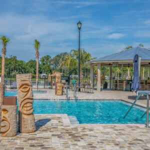 tiki-pool-island-oaks