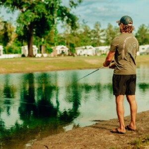 fishing-lake-island-oaks