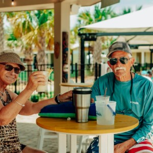 island-oaks-tiki-bar-guests-drinks