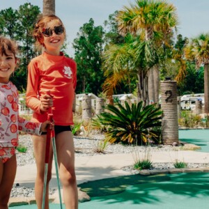 mini-golf-fun-island-oaks