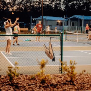 night-pickleball-game-island-oaks