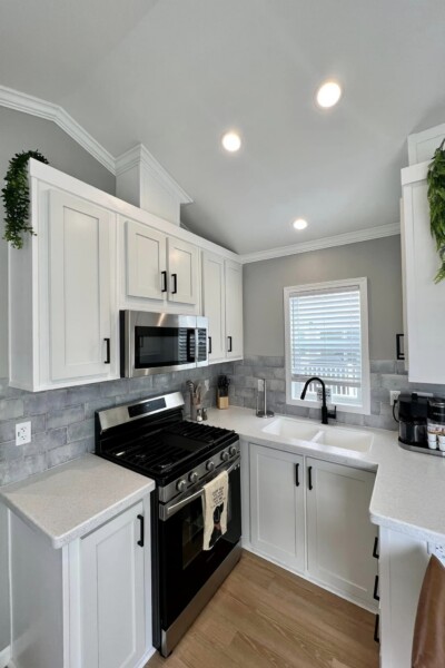 cabin-358-kitchen-1