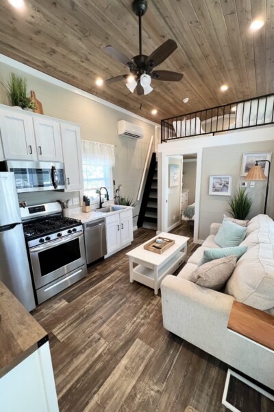 Cabin 194: Coastal Cottage Cabin 194 Kitchen and Living Room