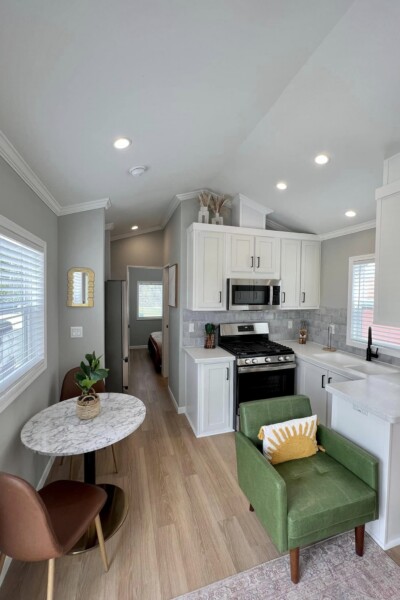 Cabin 359 kitchen and dining