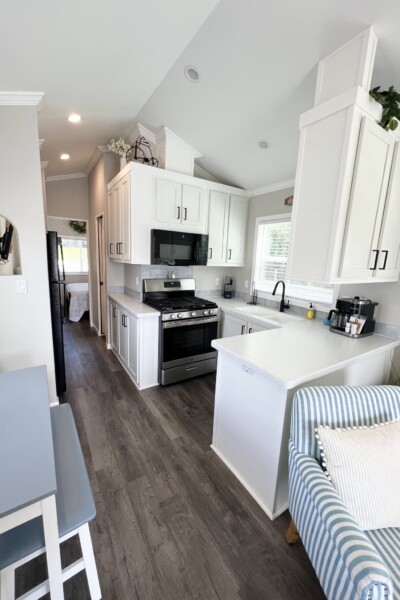 Cabin 362 Endless Summer Kitchen