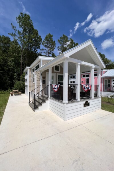 Cabin 370 Exterior