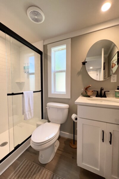 Cabin 372 Bathroom
