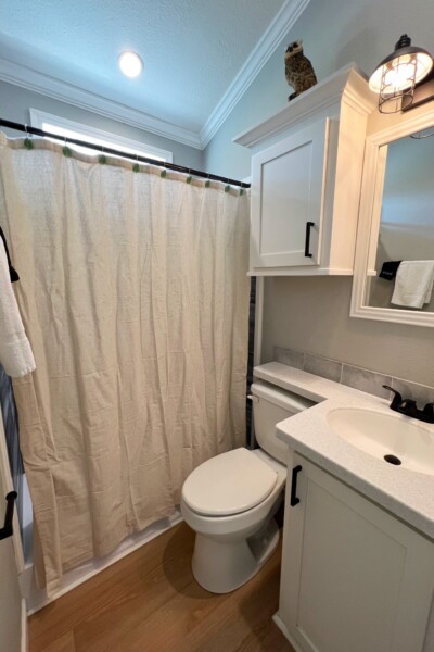 Cabin 382 Bathroom 2