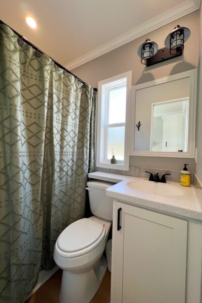 Cabin 382 Bathroom