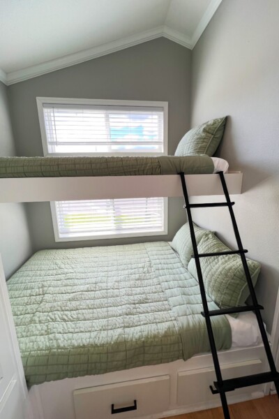 Cabin 382 Bunks