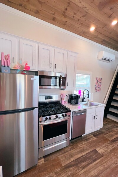 gladys dreamhouse kitchen