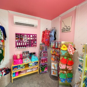 poolside-shopping-island-oaks